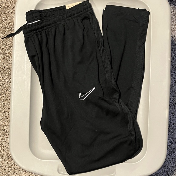 Nike Pants - — Medium Black Nike Women’s Standard Fit Dri-Fit Pants
